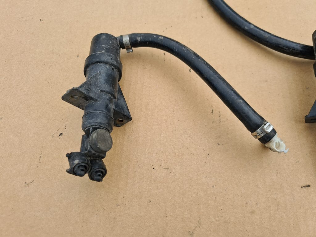 Lukturu mazgātāja sprausla priekš AUDI A6 1998 2 Lukturu mazgātāja sprausla priekš AUDI A6 1998