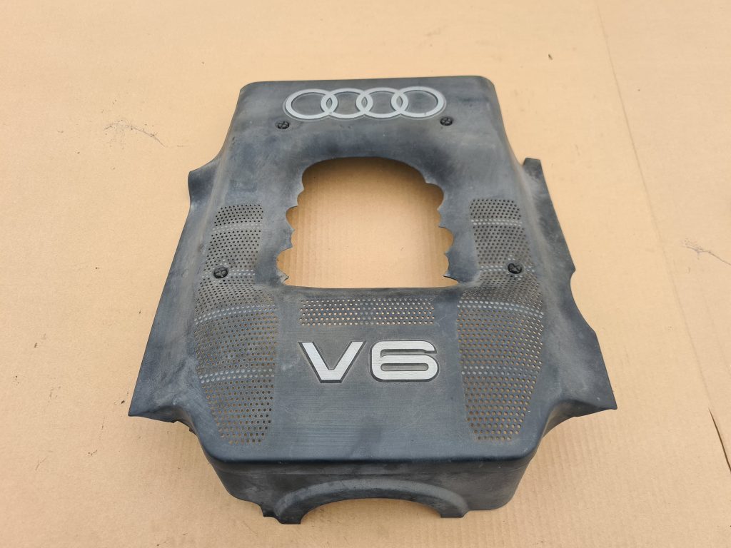 Dzinēja dekoratīvais vāks priekš AUDI A6 1998 1 Dzinēja dekoratīvais vāks priekš AUDI A6 1998