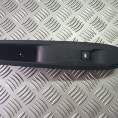 Stikla pacelšanas poga priekš CITROEN C4 2018