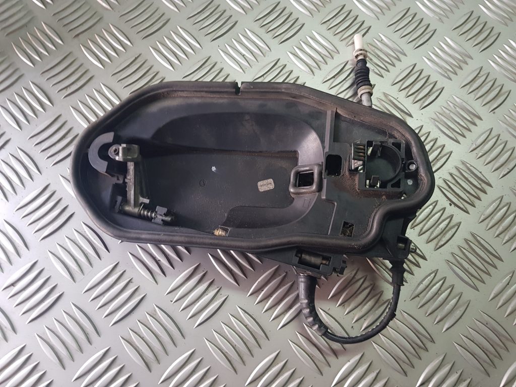 Durvju roktura iekšējais stiprinājums priekš BMW 530D E61 2006 TOURING TITANSILVER