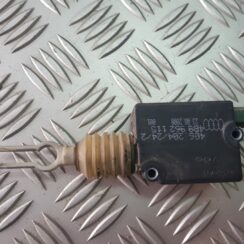 Bagažnieka vāka slēdzenes motors priekš AUDI A4 AVANT 2004