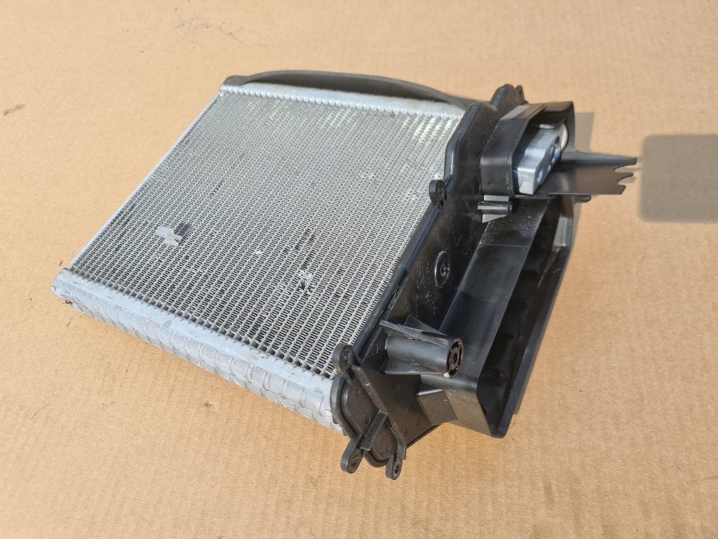 Gaisa kondicionēšanas radiators salonā priekš TOYOTA AVENSIS 2008 1 Gaisa kondicionēšanas radiators salonā priekš TOYOTA AVENSIS 2008