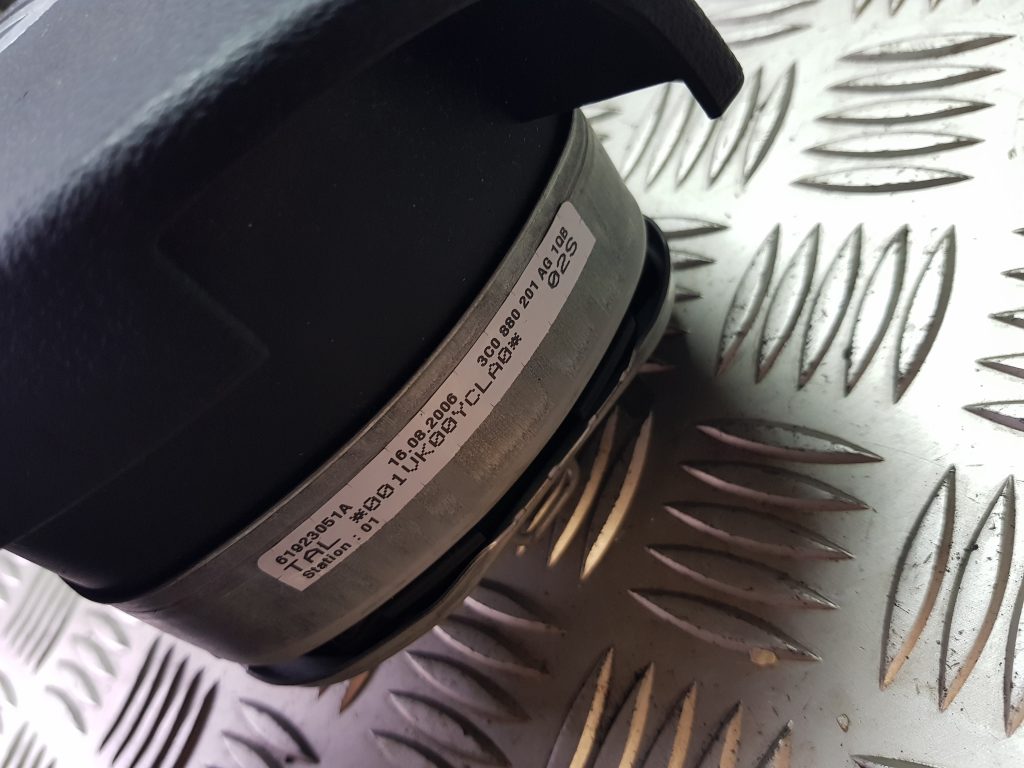 Stūres drošības spilvens priekš VW PASSAT B6 2008 ANGL. 3 Stūres drošības spilvens priekš VW PASSAT B6 2008 ANGL.