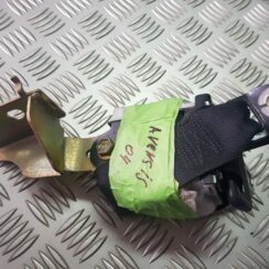 Aizmugurējā labā drošības josta priekš TOYOTA AVENSIS 2004