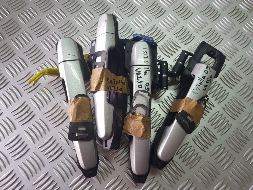 Ārējais durvju rokturis priekš TOYOTA COROLLA VERSO 2009