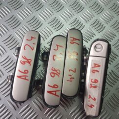 Priekšējāis labais durvju rokturis priekš AUDI A6 1998