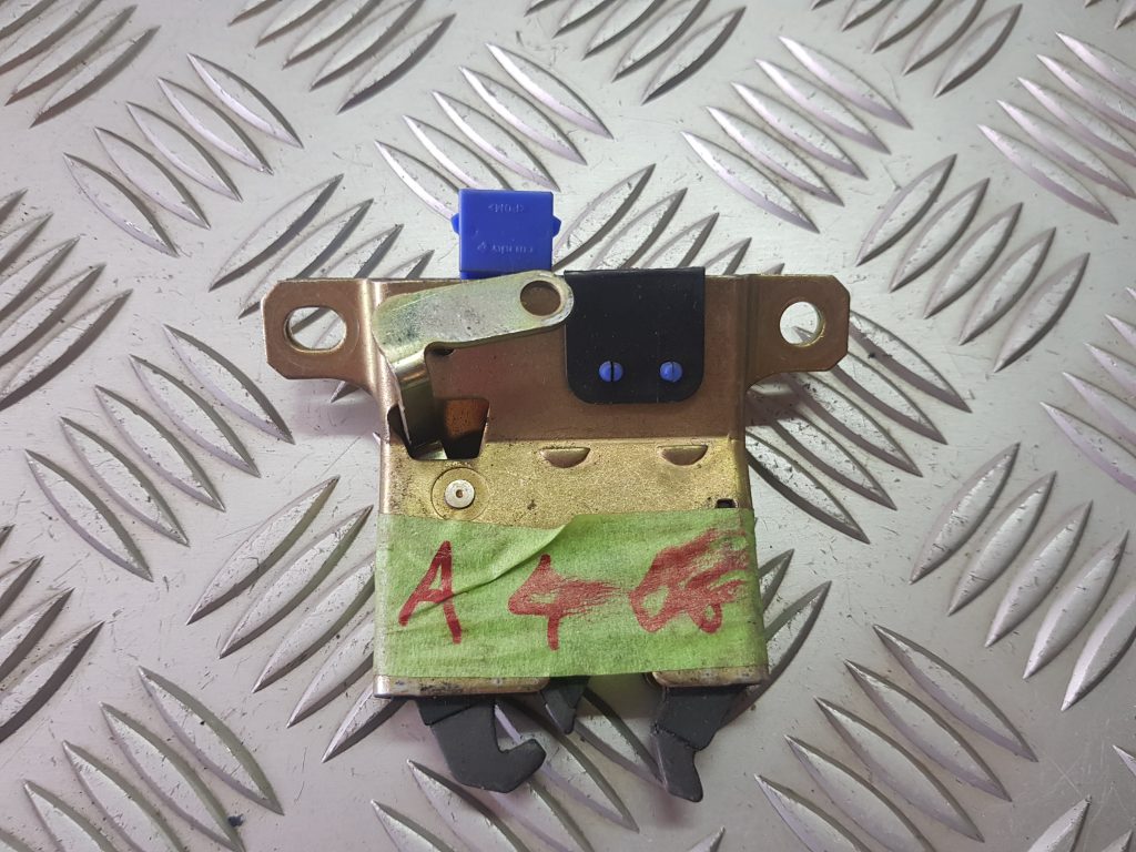 Bagāžnieka vāka slēdzene priekš AUDI A4 2003 1 Bagāžnieka vāka slēdzene priekš AUDI A4 2003