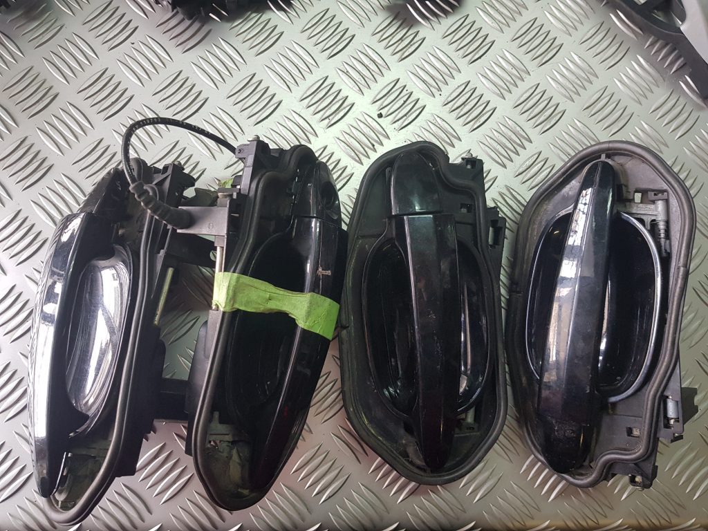 Ārējais durvju rokturis priekš BMW 525D E61 2007 TOURING BLACK 1 Ārējais durvju rokturis priekš BMW 525D E61 2007 TOURING BLACK