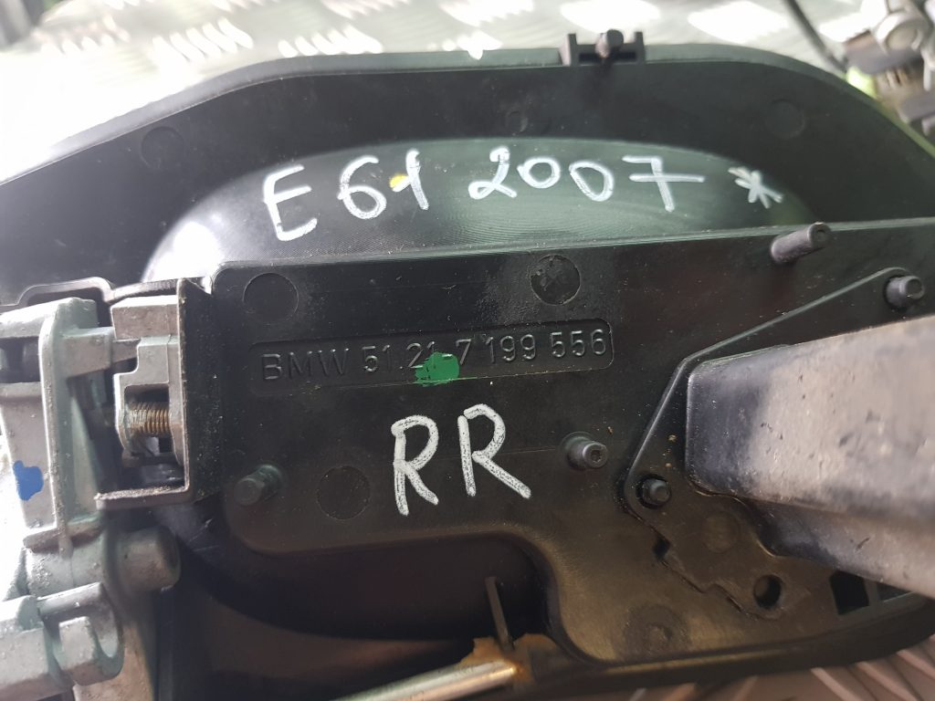 Ārējais durvju rokturis priekš BMW 525D E61 2007 TOURING BLACK 2 Ārējais durvju rokturis priekš BMW 525D E61 2007 TOURING BLACK