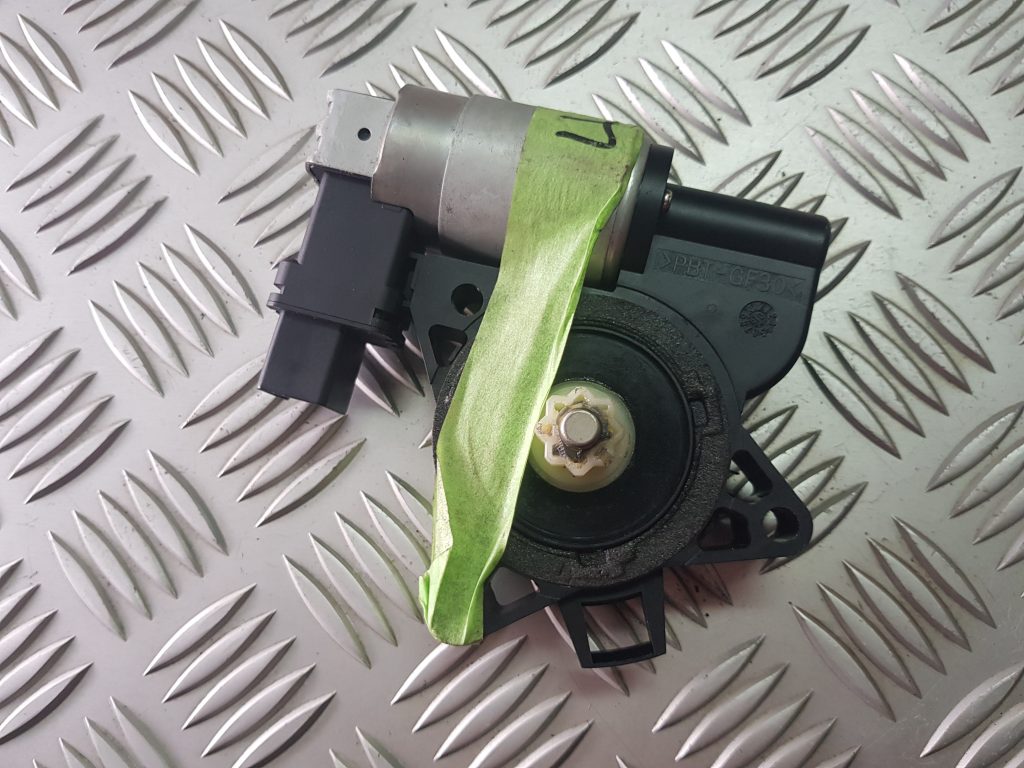 Elektrisko stiklu motors priekš MAZDA 6 2006 1 Elektrisko stiklu motors priekš MAZDA 6 2006