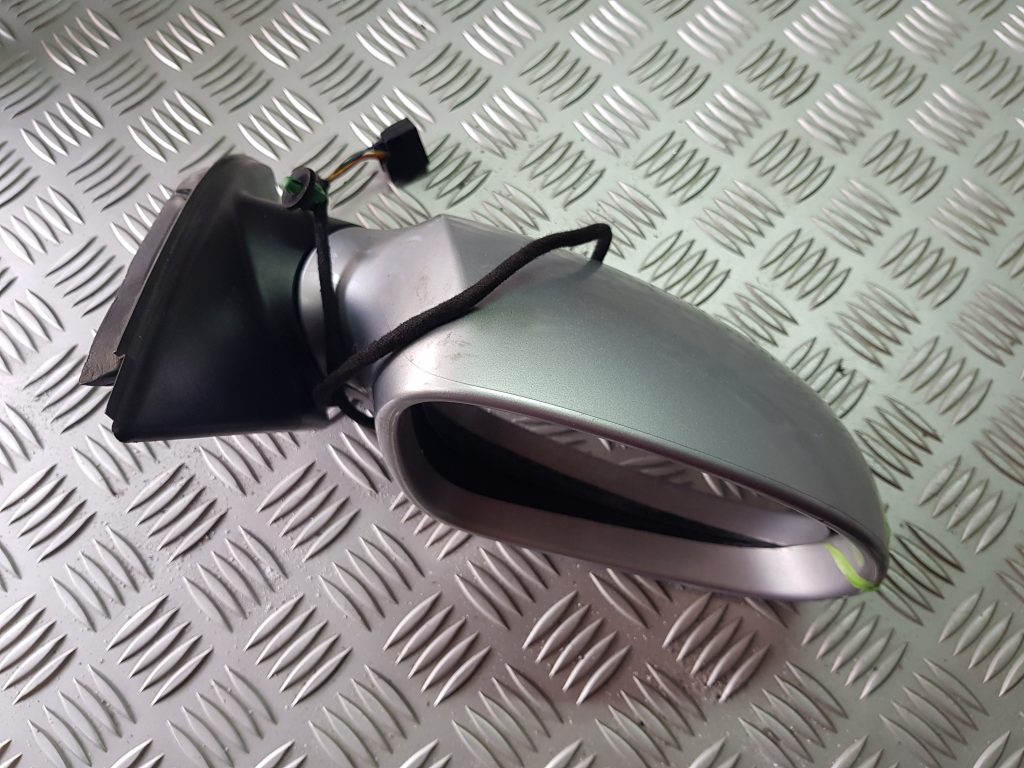 Ārējais spogulis, pa labi priekš VW PASSAT 2007 UNIVERSAL SILVER 1 Ārējais spogulis, pa labi priekš VW PASSAT 2007 UNIVERSAL SILVER