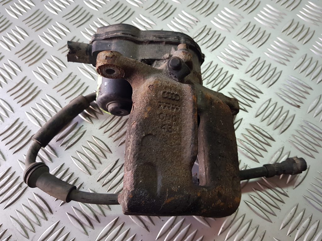 Aizmugurējais labais suports priekš 1 Aizmugurējais labais suports priekš