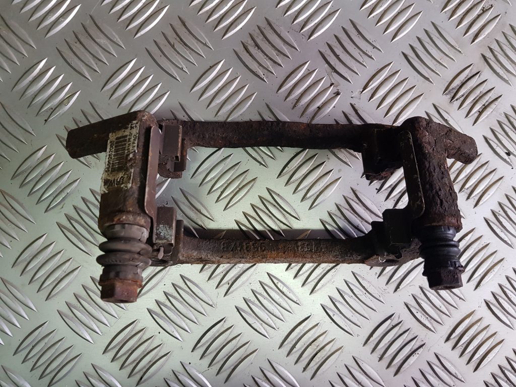 Priekšējā kreisā suporta rāmis priekš PEUGEOT 407 2004 1 Priekšējā kreisā suporta rāmis priekš PEUGEOT 407 2004