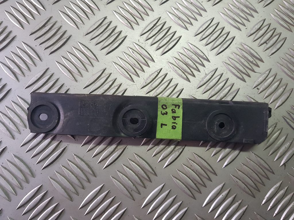 Priekšējā spārna un bufera stiprinājums priekš ŠKODA FABIA 2003