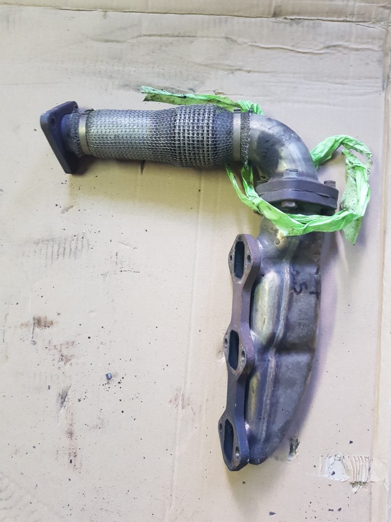 Izplūdes kolektors priekš AUDI A4 2005 1 Izplūdes kolektors priekš AUDI A4 2005