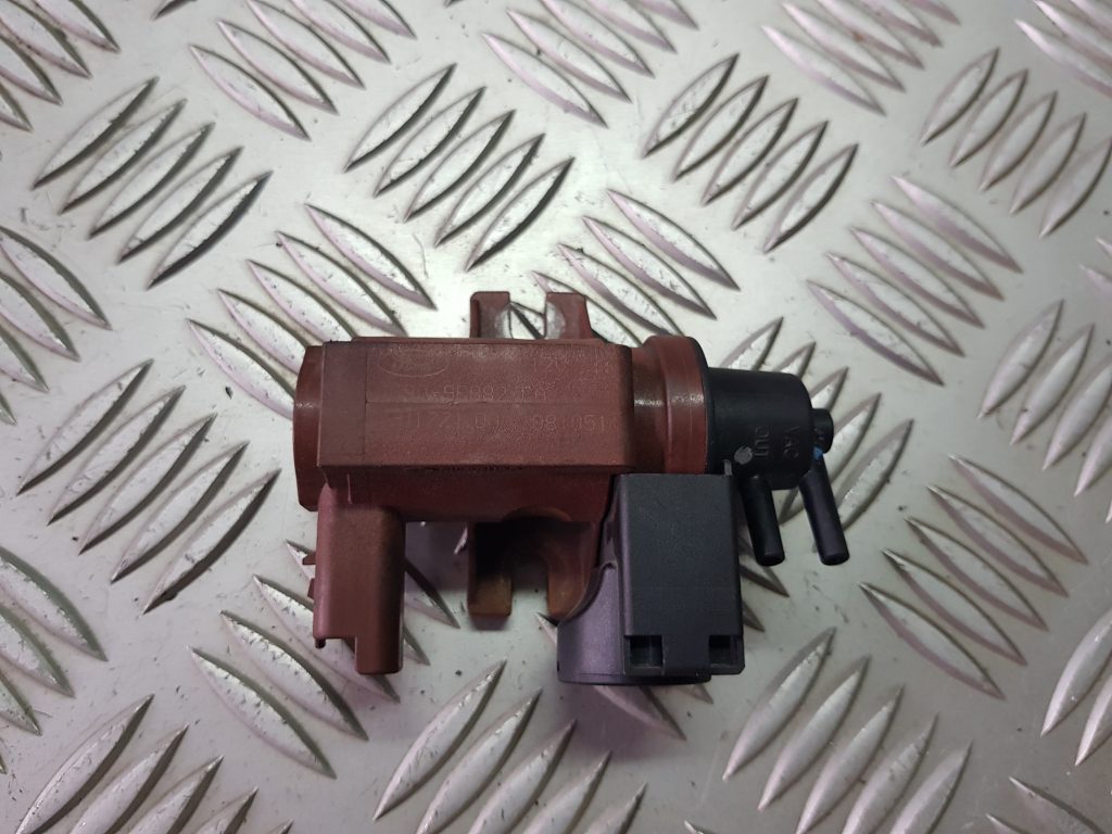 Izplūdes solenoīda vārsts priekš VOLVO C30 2008 BLACK