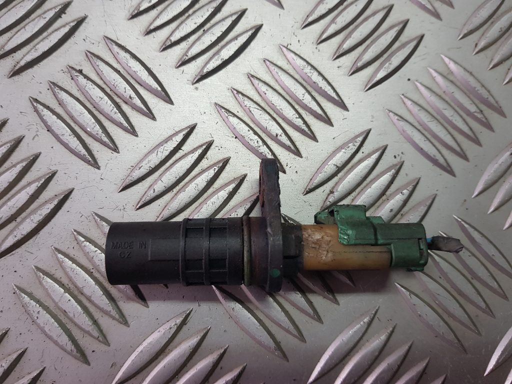 Kloķvārpstas devējs priekš RENAULT ESPACE IV 2006 1 Kloķvārpstas devējs priekš RENAULT ESPACE IV 2006