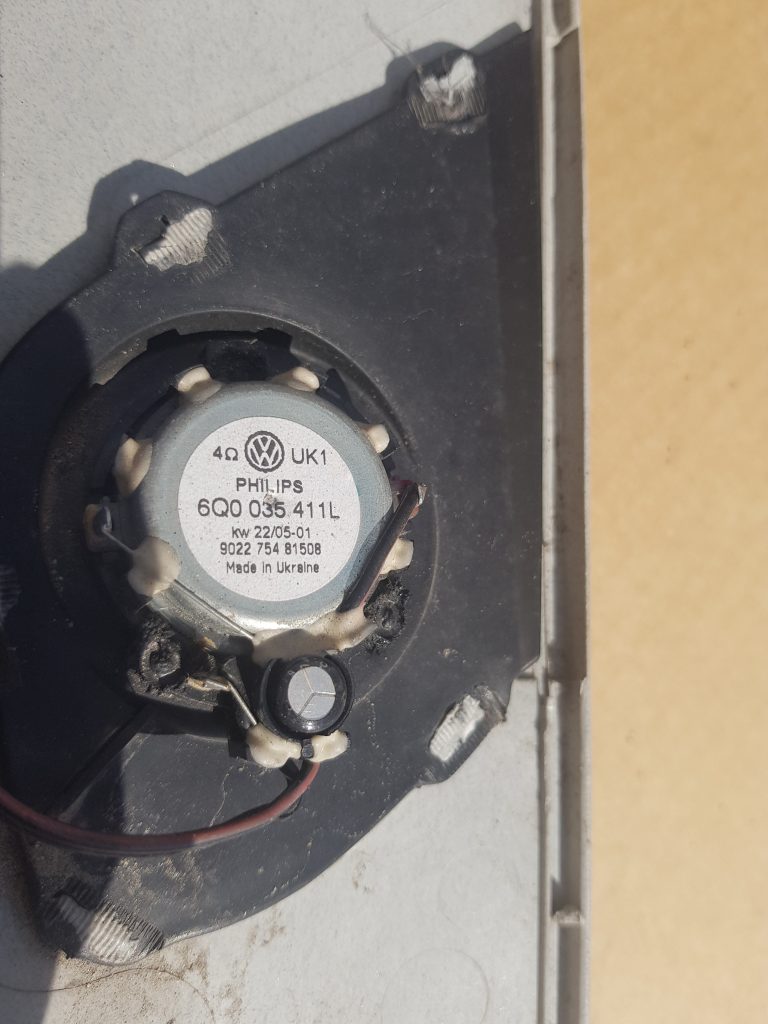 Priekšējas salona statnes apdare priekš VW POLO 2005 2 Priekšējas salona statnes apdare priekš VW POLO 2005