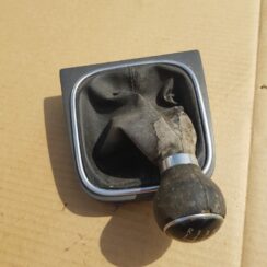 Pārnesumu pārslēgšanas kloķa auduma pārvalks priekš VW GOLF 5 2006