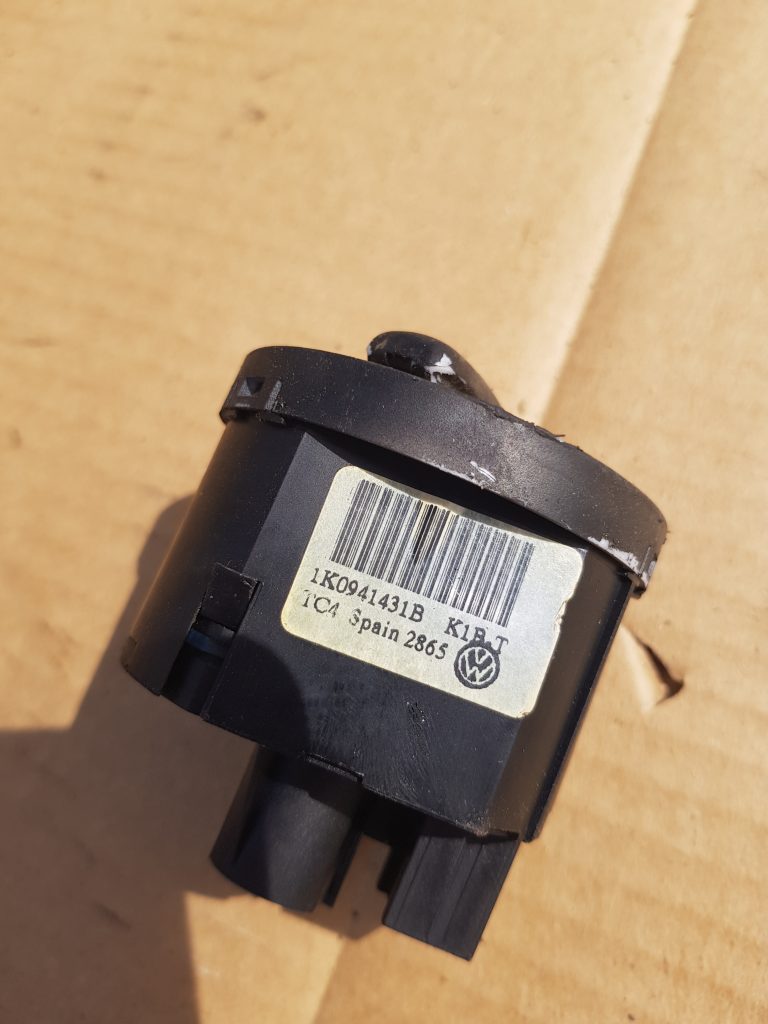 Gaismas slēdzis priekš VW GOLF 5 2006 2 Gaismas slēdzis priekš VW GOLF 5 2006