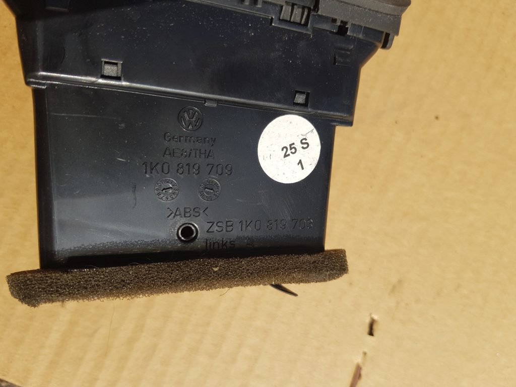 Mērinstrumentu paneļa gaisa vads, pa labi priekš VW GOLF 5 2006 2 Mērinstrumentu paneļa gaisa vads, pa labi priekš VW GOLF 5 2006