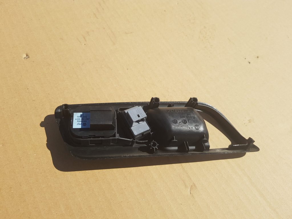 Spoguļa regulēšanas poga priekš VW POLO 2005