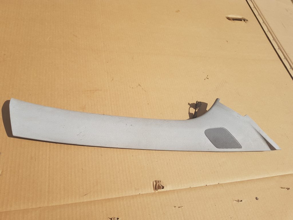 Priekšējas salona statnes apdare priekš VW POLO 2005 1 Priekšējas salona statnes apdare priekš VW POLO 2005