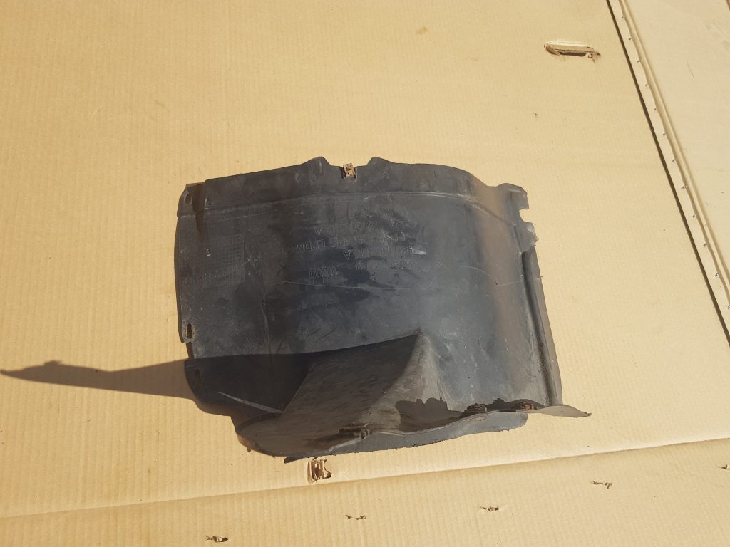 Priekšējais labais paspārns priekš VW GOLF 5 2006 1 Priekšējais labais paspārns priekš VW GOLF 5 2006