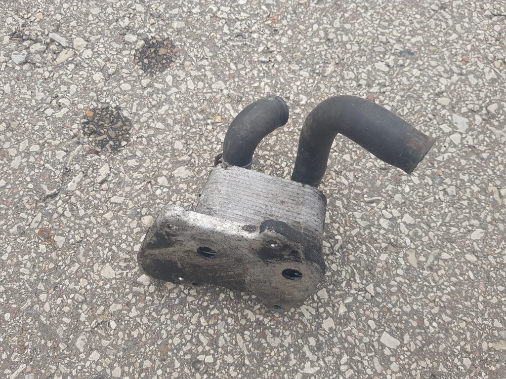 Eļļas radiators priekš OPEL ASTRA H STATION WAGON 2007 1 Eļļas radiators priekš OPEL ASTRA H STATION WAGON 2007