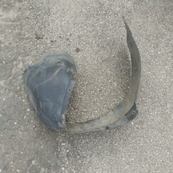 Priekšējais kreisais paspārns priekš AUDI A4 1996