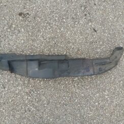 Ieliktņis starp spārnu un durvīm priekš AUDI A4 1996