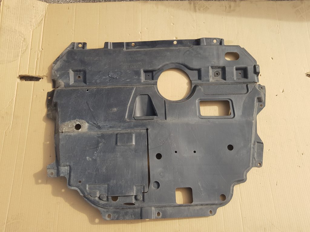 Dzinēja aizsargs priekš TOYOTA VERSO 2012 1 Dzinēja aizsargs priekš TOYOTA VERSO 2012