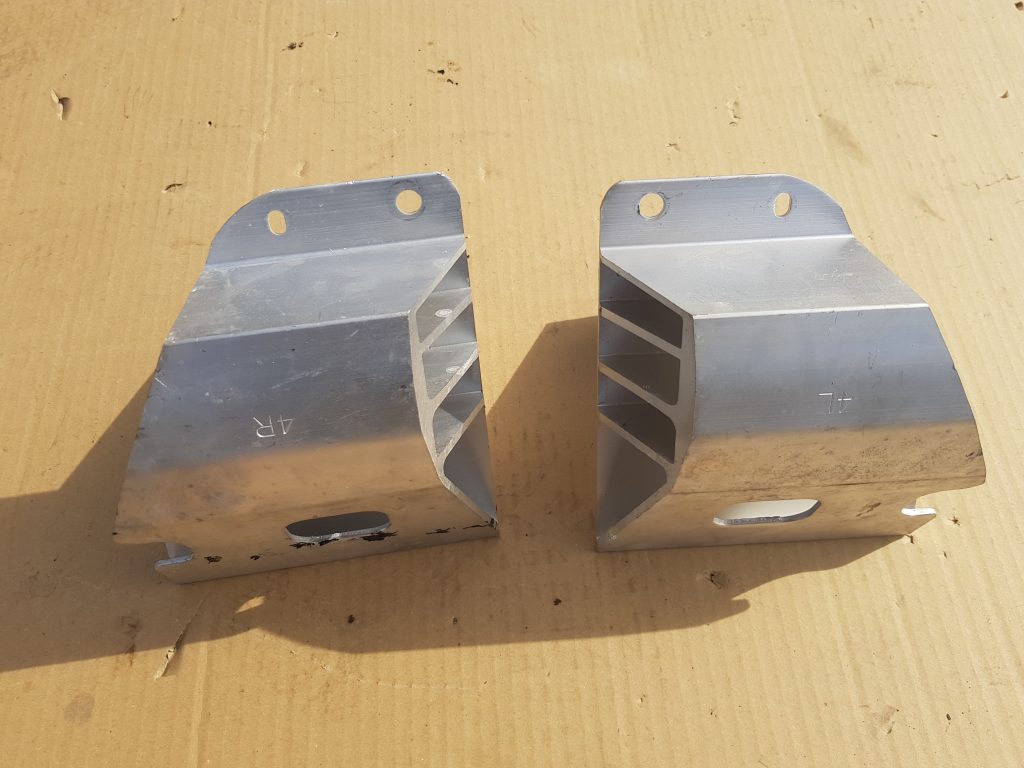 Priekšēja bufera pastiprinātāja kronšteins priekš TOYOTA VERSO 2012