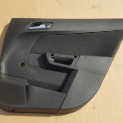 Aizmugurējo labo durvju apdare priekš OPEL ASTRA H STATION WAGON 2009