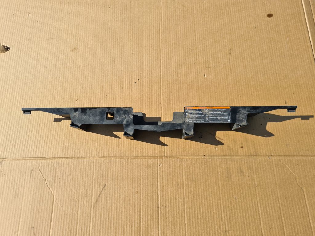 Priekšēja bufera kronšteins priekš OPEL ASTRA J 2011 1 Priekšēja bufera kronšteins priekš OPEL ASTRA J 2011