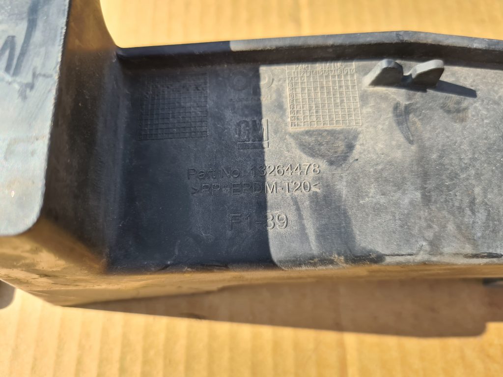 Priekšēja bufera kronšteins priekš OPEL ASTRA J 2011 2 Priekšēja bufera kronšteins priekš OPEL ASTRA J 2011