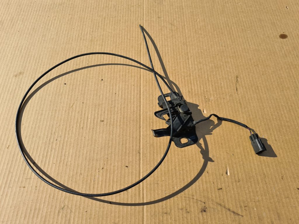 Pārsega slēdzene priekš OPEL ASTRA J 2011 1 Pārsega slēdzene priekš OPEL ASTRA J 2011