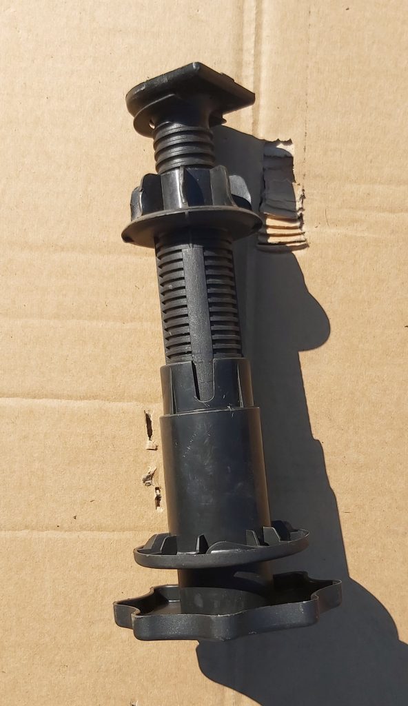 Rezerves riteņa stiprinājums priekš AUDI A4 2001 1 Rezerves riteņa stiprinājums priekš AUDI A4 2001