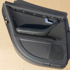 Aizmugurējo kreiso durvju apdare priekš AUDI A4 2001