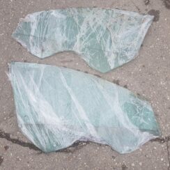 Priekšējo kreiso durvju stikls priekš OPEL INSIGNIA SPORTS TOURER 2010