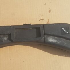 Instrumentu kaste priekš AUDI A4 2005