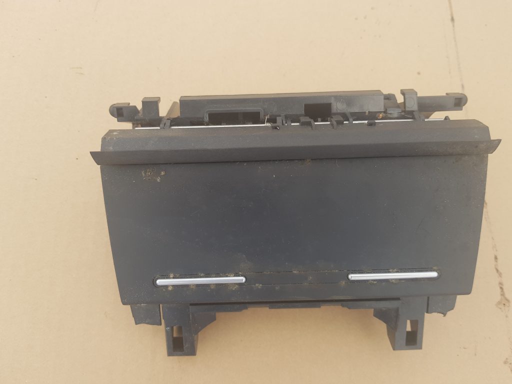 Pelnu trauks priekš AUDI A4 2005 1 Pelnu trauks priekš AUDI A4 2005