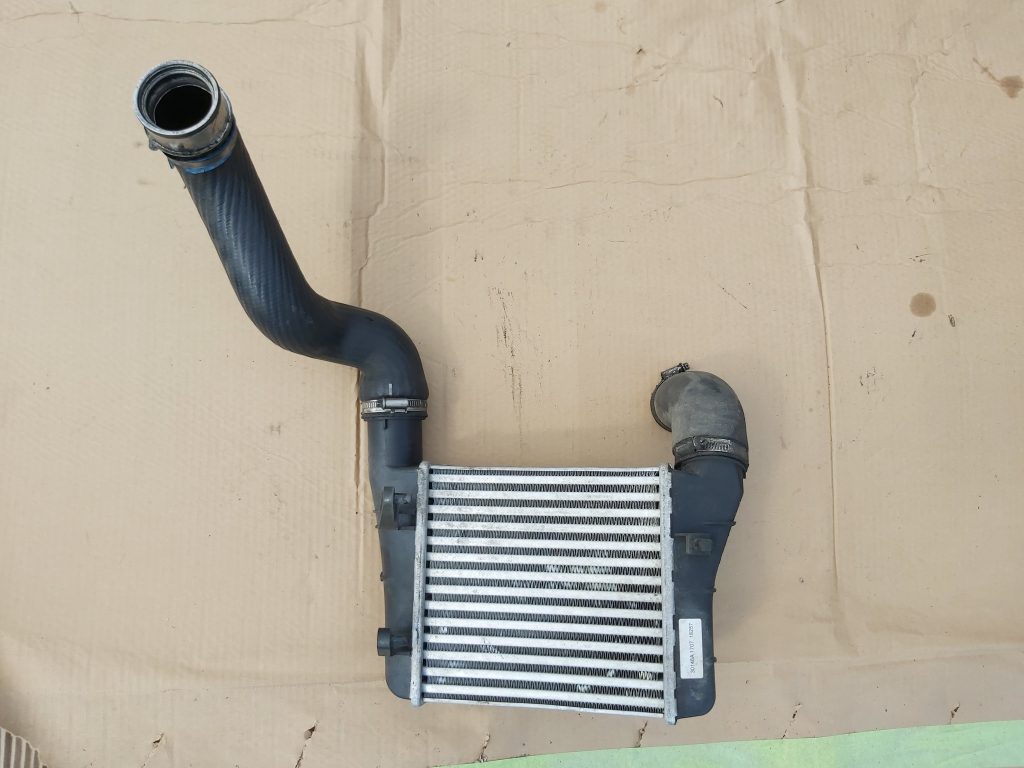 Interkūleris priekš AUDI A4 2003 1 Interkūleris priekš AUDI A4 2003