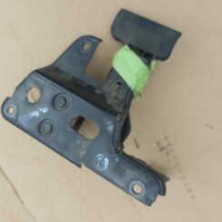 Pārsega slēdzene priekš AUDI A4 2003