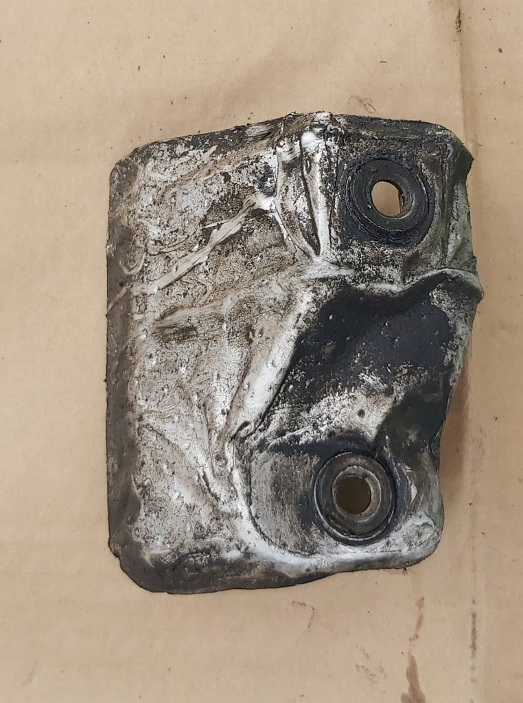 Karstuma aizsargs (mazs) priekš AUDI A4 2003 1 Karstuma aizsargs (mazs) priekš AUDI A4 2003