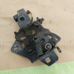 Pārsega slēdzene priekš AUDI A4 2003