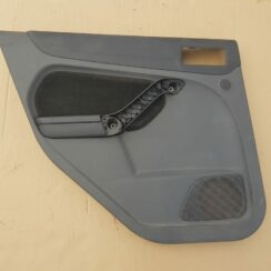 Aizmugurējo kreiso durvju apdare priekš FORD FOCUS 2006