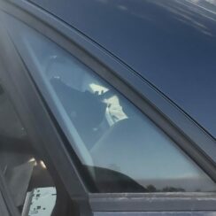 Aizmugurējais kreisais sānu stikls priekš AUDI A4 2004