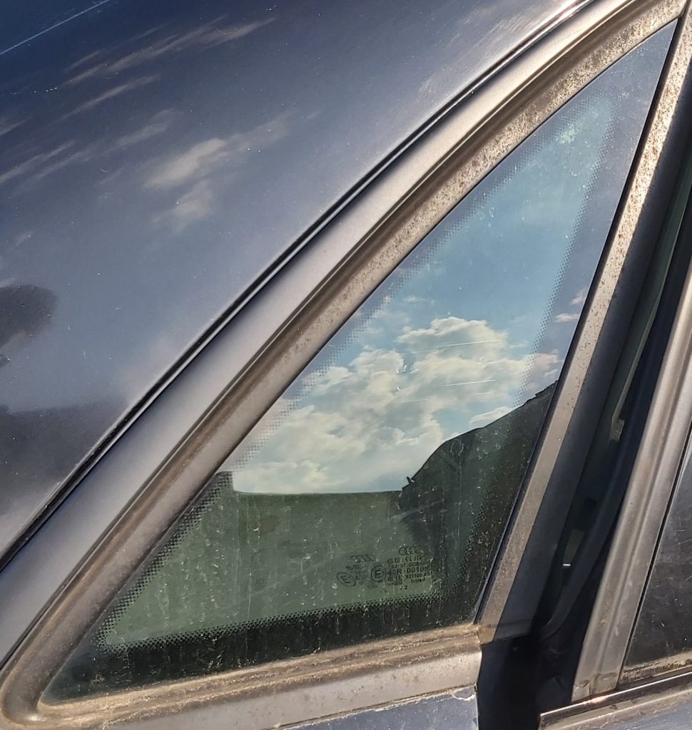 Aizmugurējais labais sānu stikls priekš AUDI A4 2004 1 Aizmugurējais labais sānu stikls priekš AUDI A4 2004