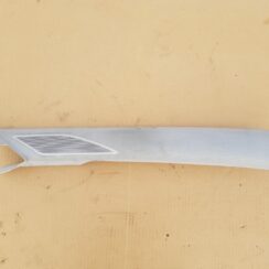 Priekšējas salona statnes apdare priekš VW GOLF 2014